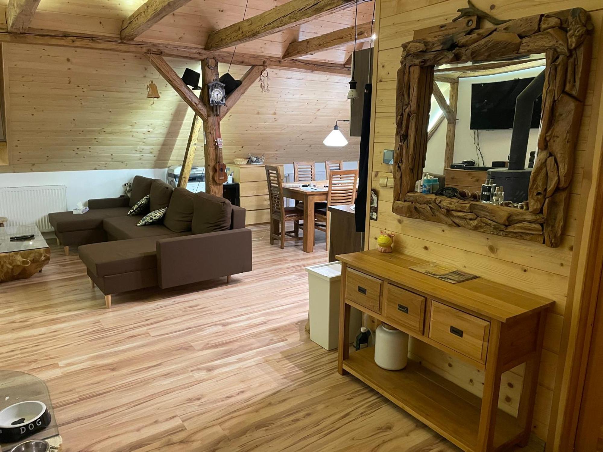 Apartmany Pod Kloboukem ヤーヒモフ エクステリア 写真