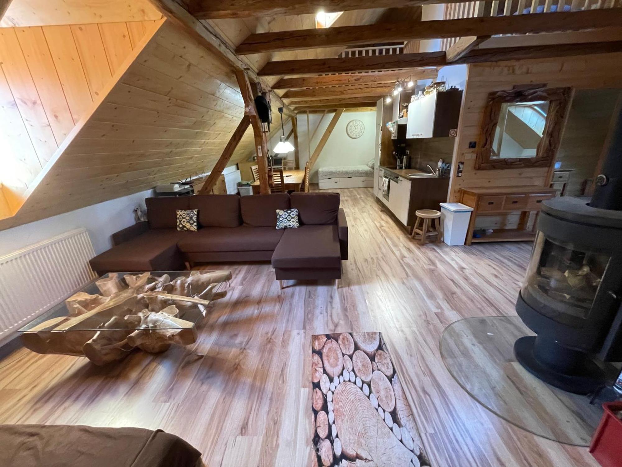 Apartmany Pod Kloboukem ヤーヒモフ エクステリア 写真