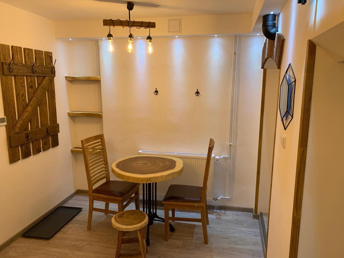 Apartmany Pod Kloboukem ヤーヒモフ エクステリア 写真