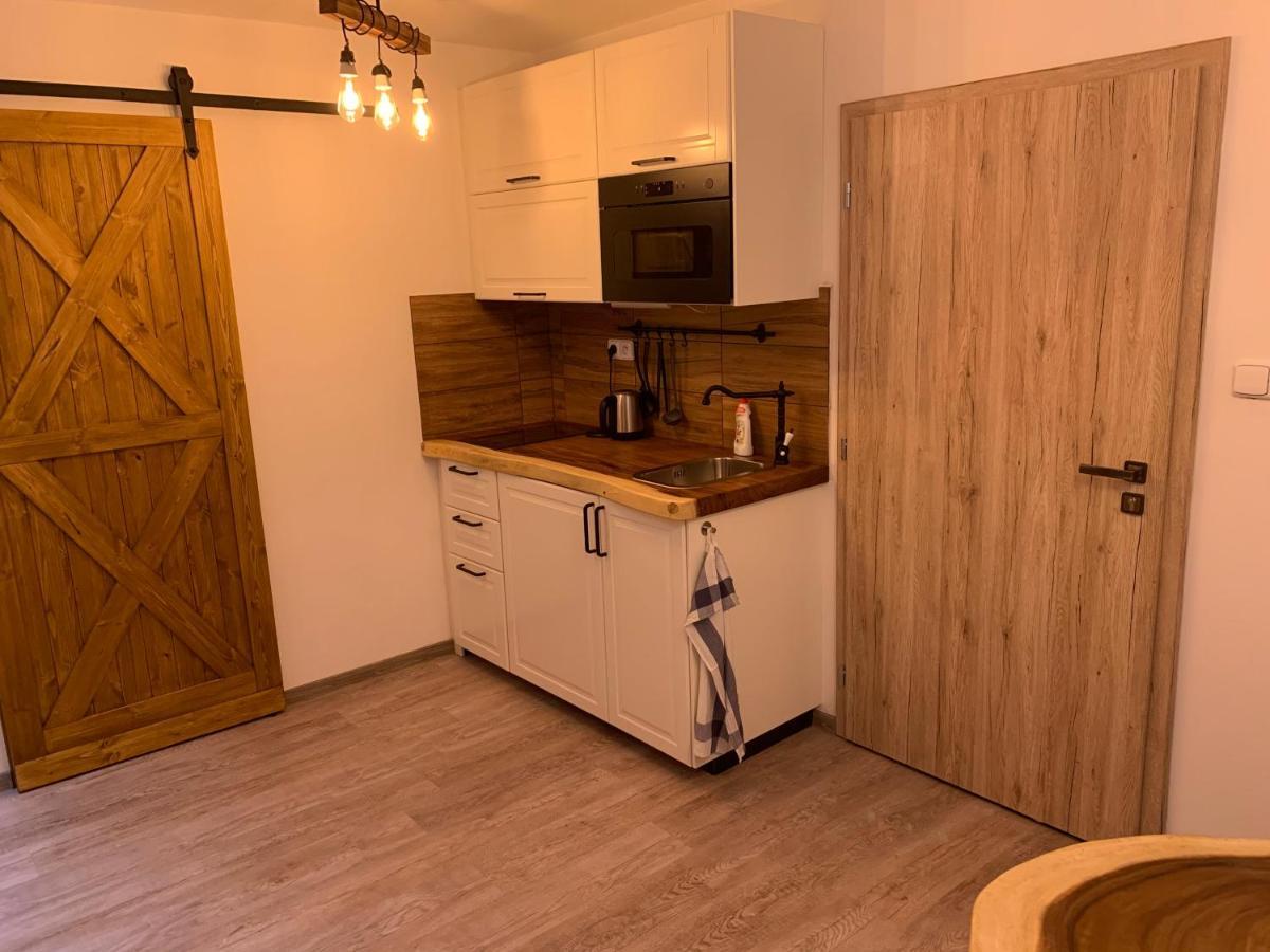 Apartmany Pod Kloboukem ヤーヒモフ エクステリア 写真